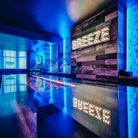 Breeze Blackpool Luxury Suites Esterno foto